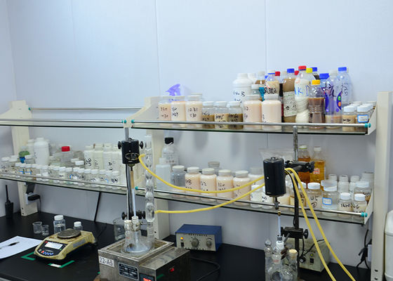 Парафиновый воск полностью очищенный, водоотталкивающее средство, белая эмульсия, не раздражает, используется восковая эмульсия